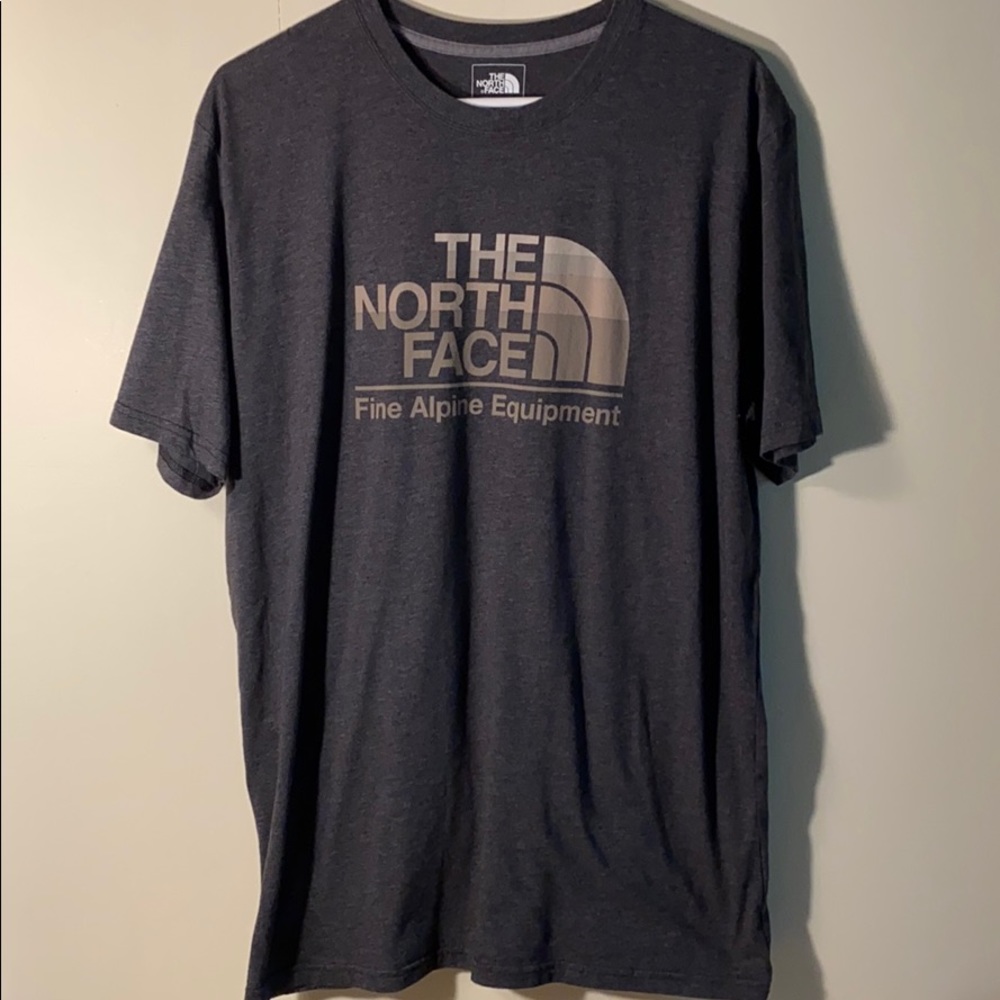 North Face Tee like new